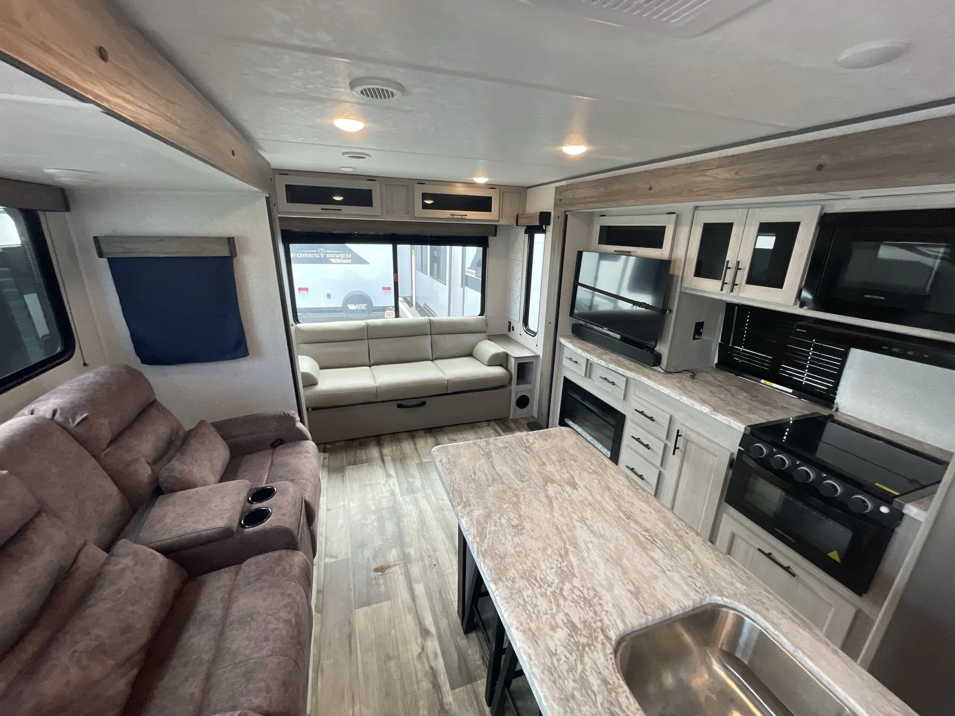 2025 CrossRoads Zinger 340LR — living area main