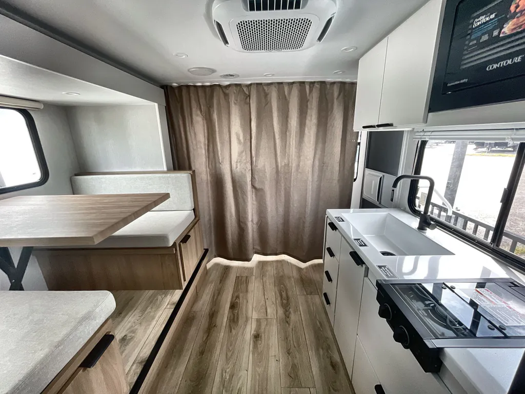 2027 Winnebago Micro Minnie 2108DS, Photos photo 3