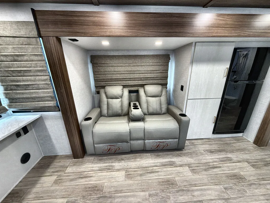 2026 Forest River Vibe Extreme Lite 2400RB, Photos photo 9