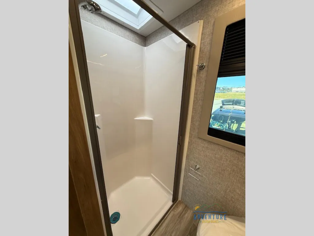 2025 Tiffin Wayfarer 25 XRW, Photos photo 13