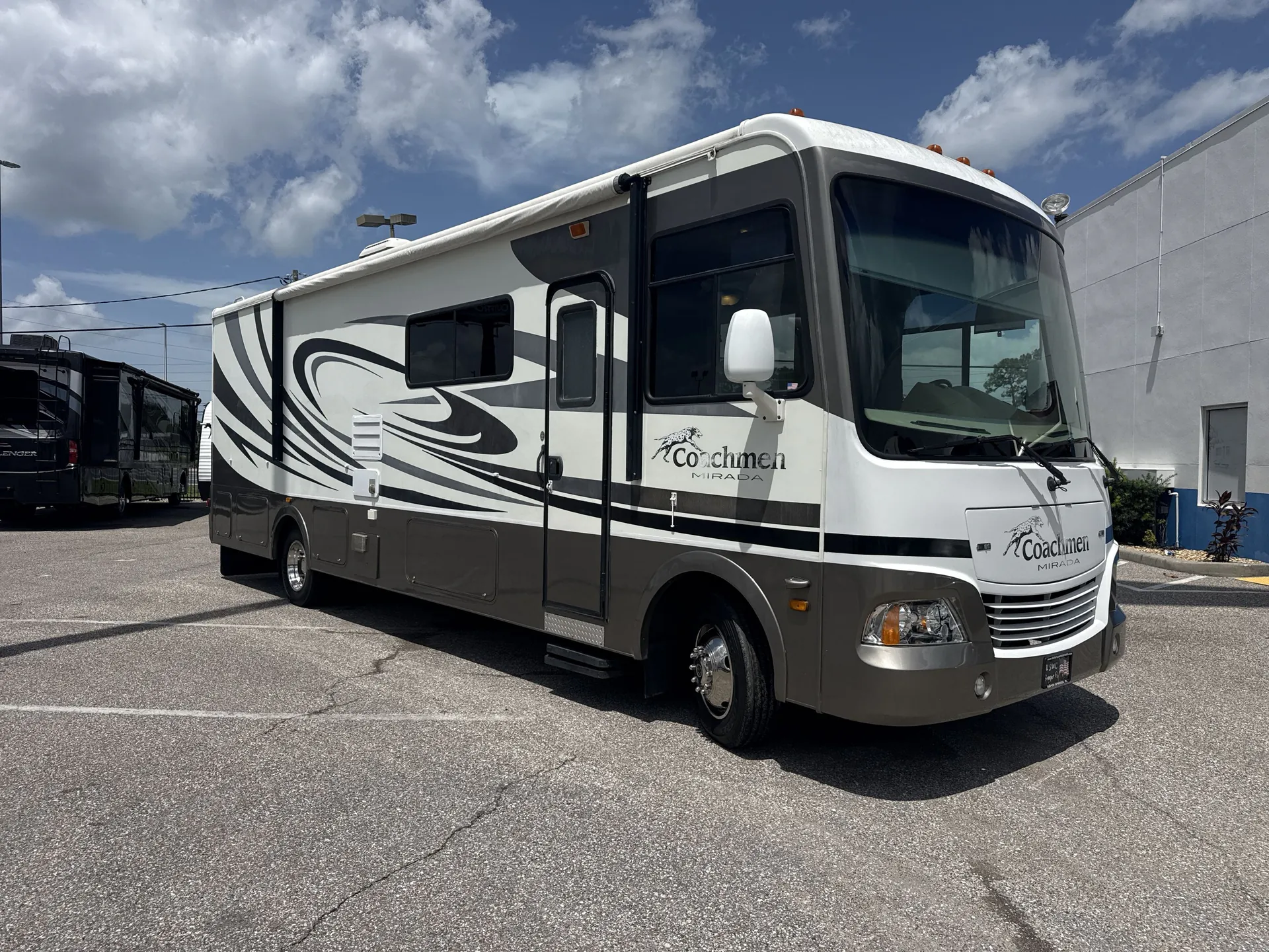 2011 Coachmen Mirada 29DS - Photo 4