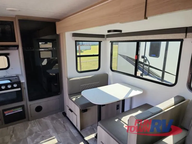 2024 Dutchmen RV Kodiak Ultra-Lite 257RKSL - Photo 3