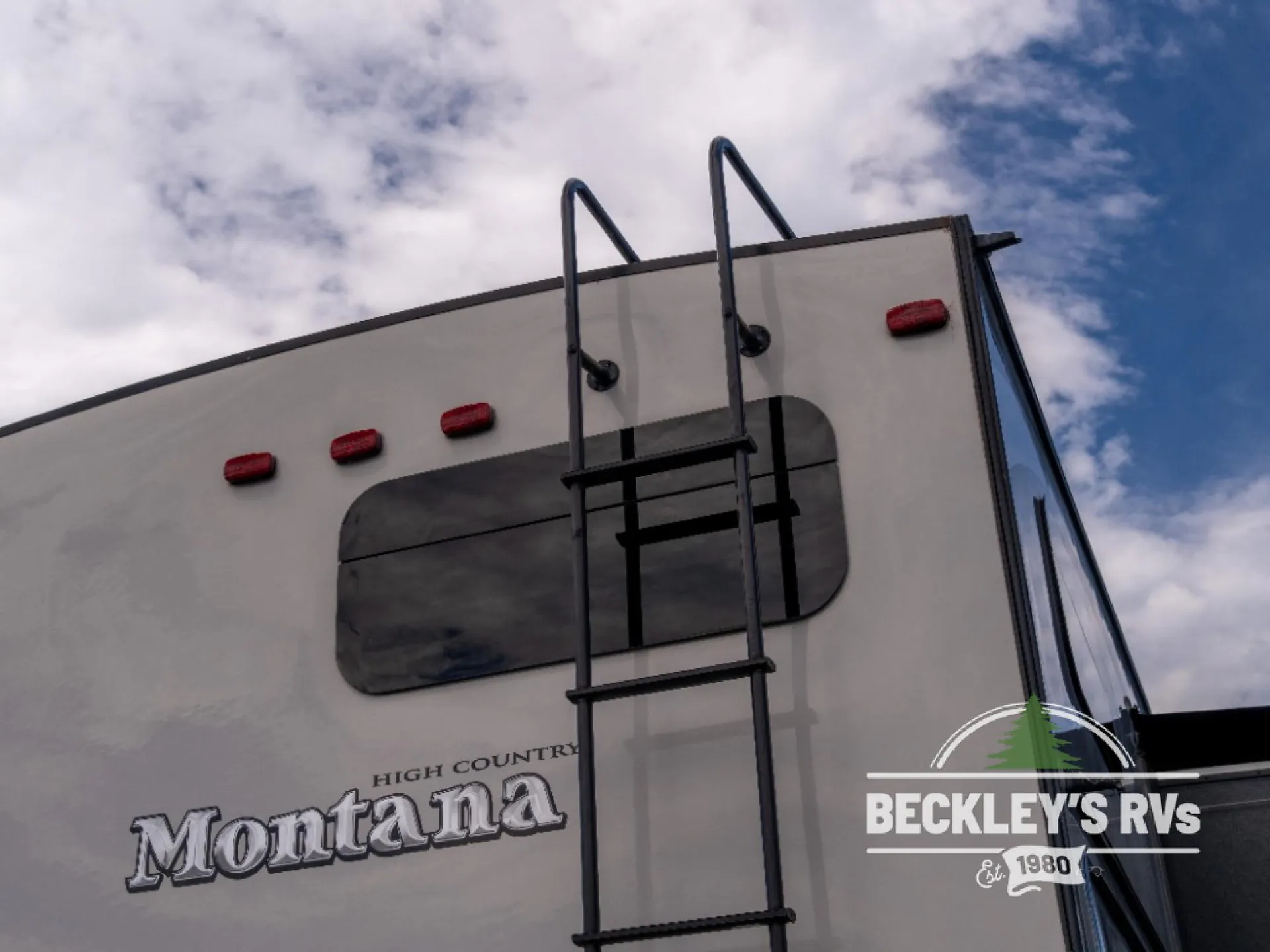 2016 Keystone Montana High Country 340BH - Photo 4