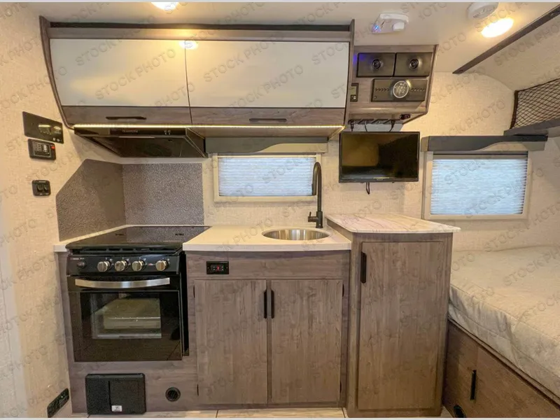 2026 Lance Lance Travel Trailers 1475 - Photo 4