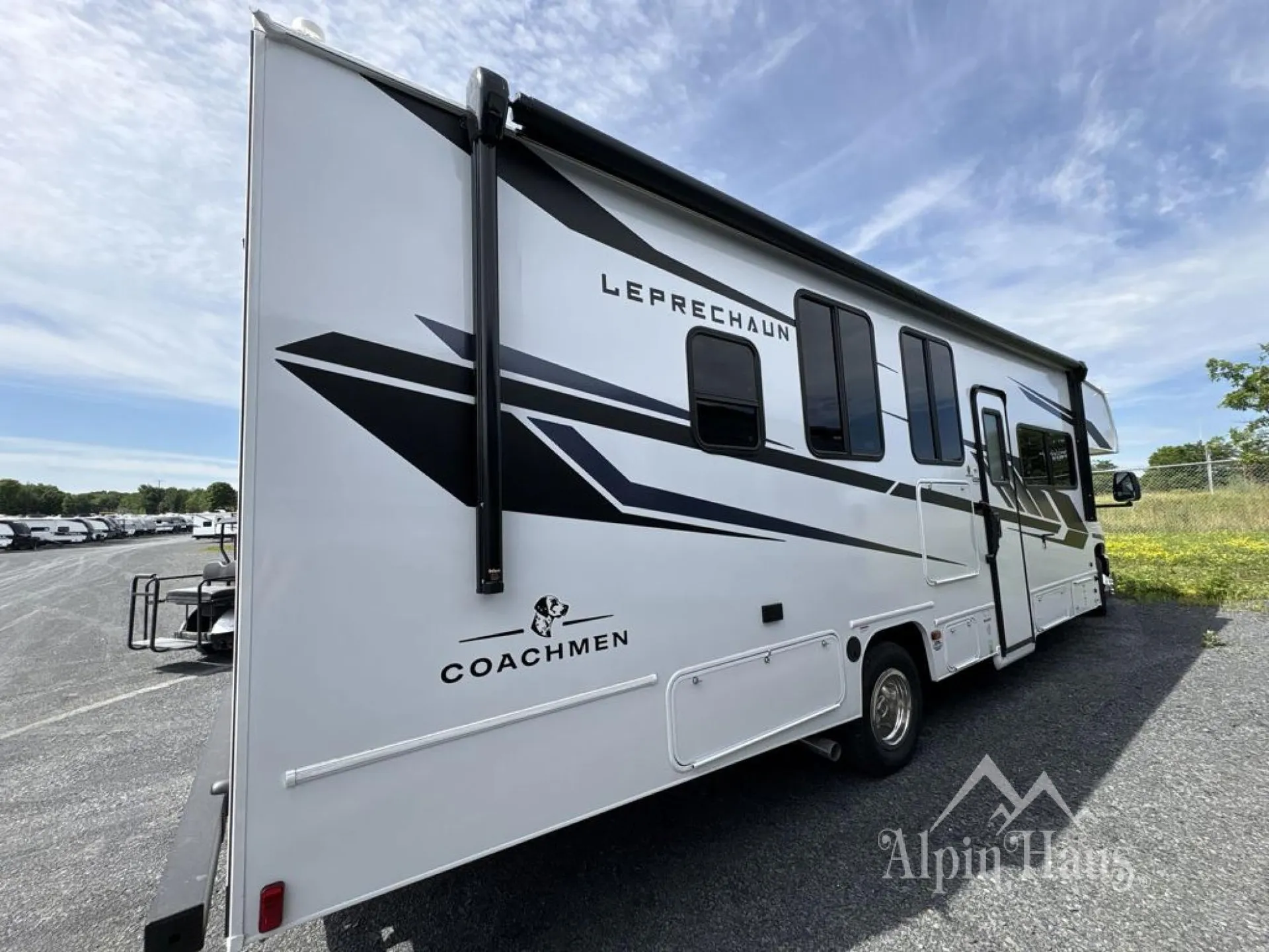 2027 Coachmen Leprechaun 298KB - Ford 450 - Photo 4