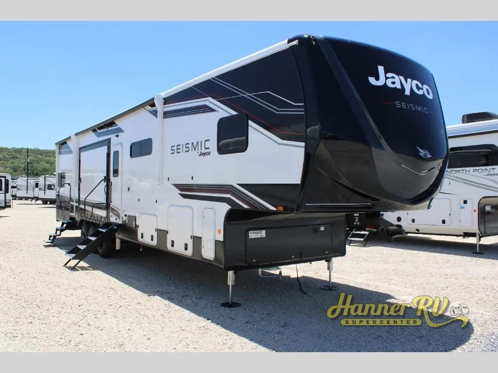 2026 Jayco Seismic 413 - Photo 2