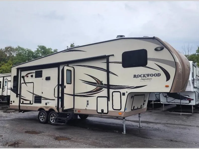 2017 Forest River RV Rockwood Signature Ultra Lite 8288WS - Main photo