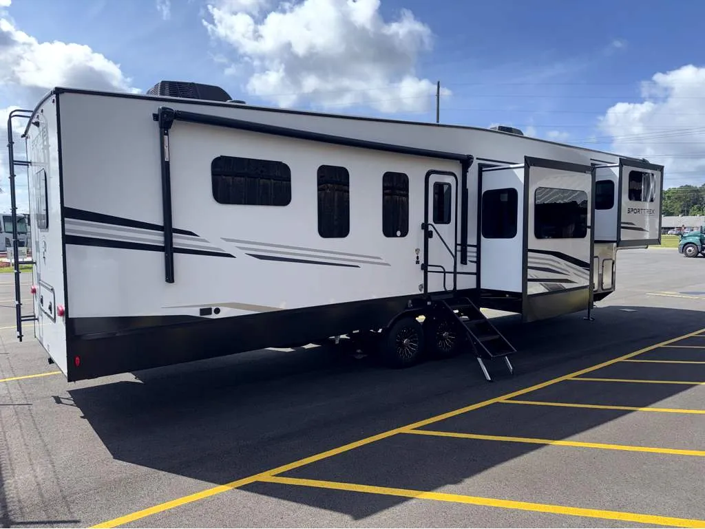 2026 Venture RV SportTrek 5 Touring Edition STTF365VFL - Photo 4