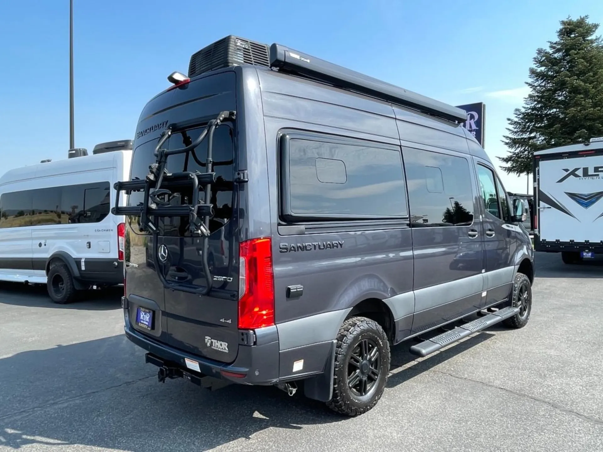 2022 Thor Motor Coach Sanctuary 19L - Photo 4