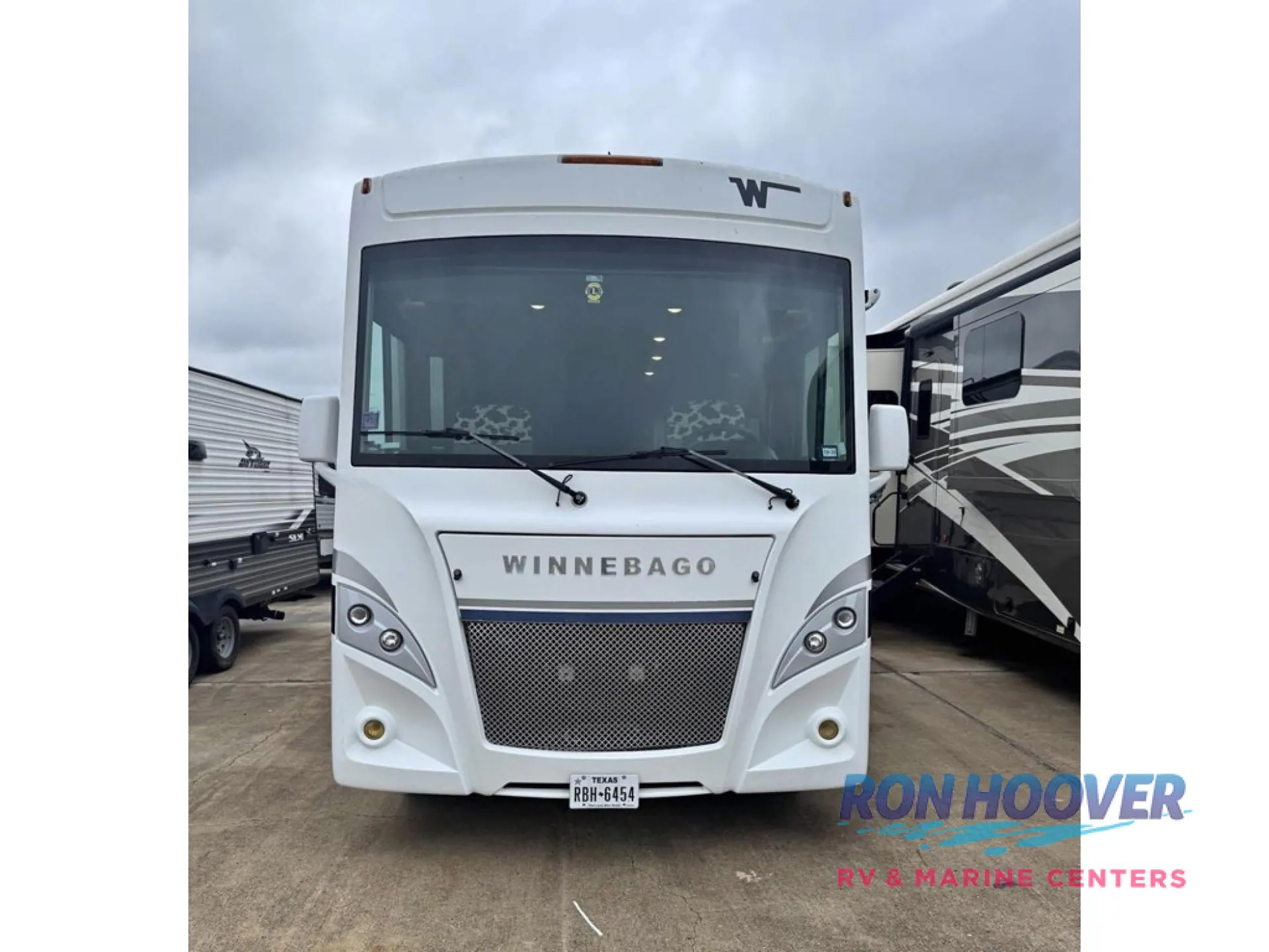 2019 Winnebago Intent 31P - Photo 3