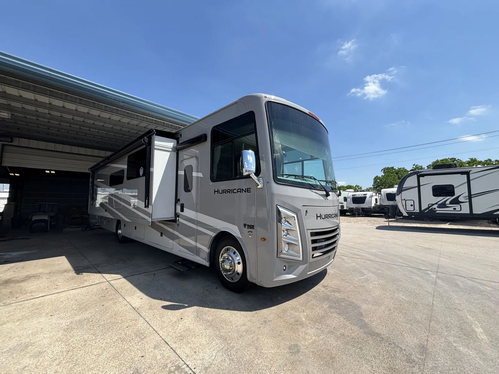 2026 Thor Motor Coach Hurricane 36H - Photo 2