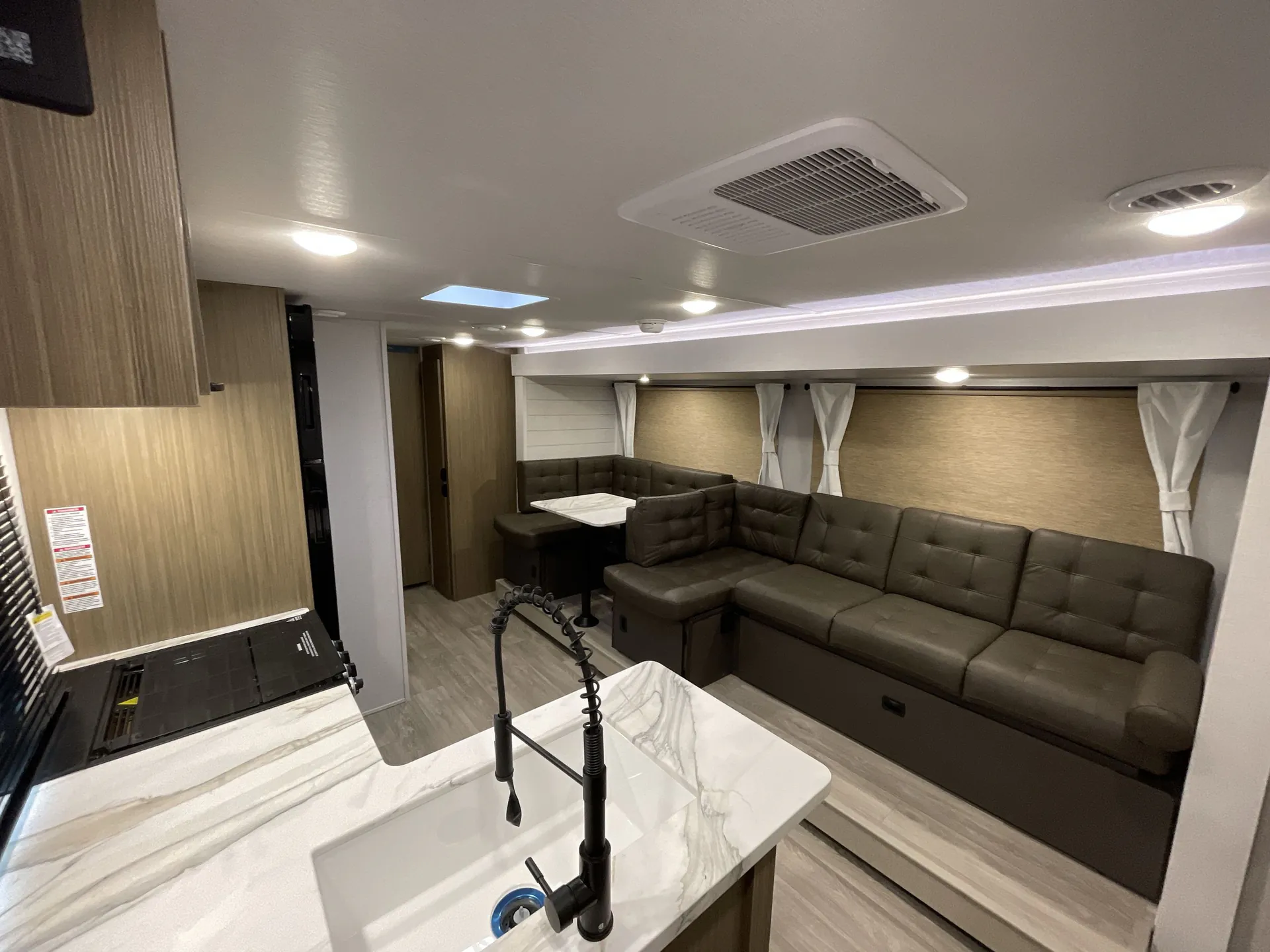 2027 Forest River Salem Cruise Lite 28VBXL — living area main