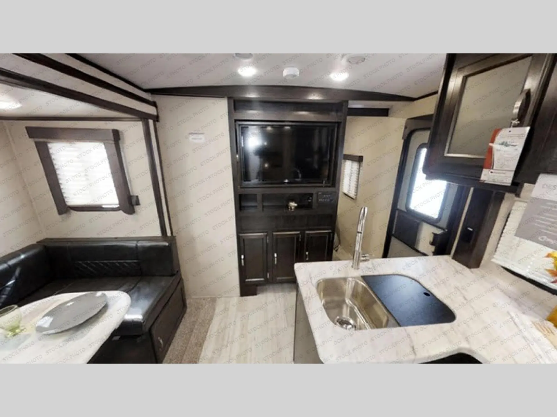 2019 Coachmen Spirit Ultra Lite 2454BH - Photo 3