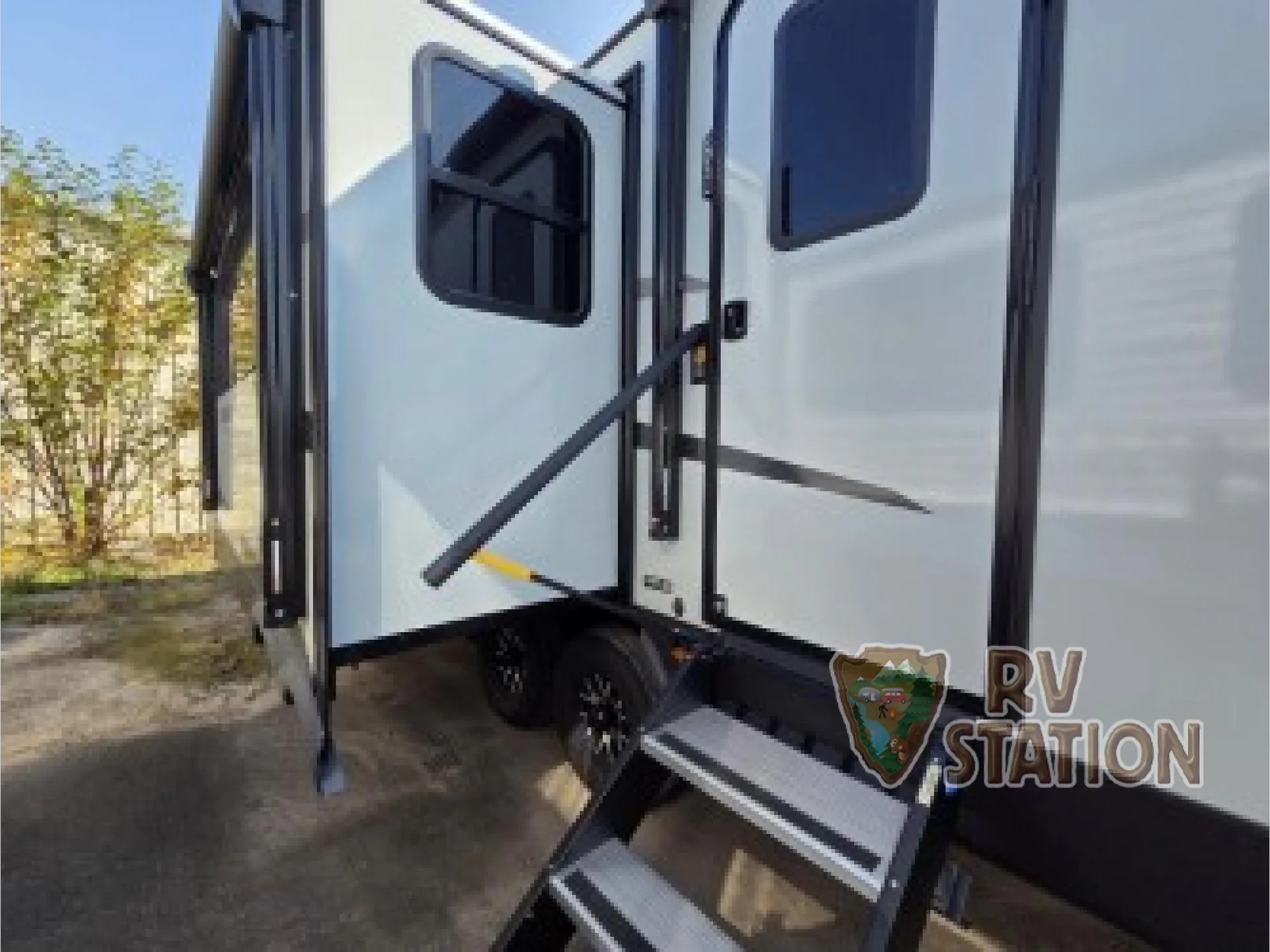 2026 Forest River Rockwood Ultra Lite 2906RL — Photo 6