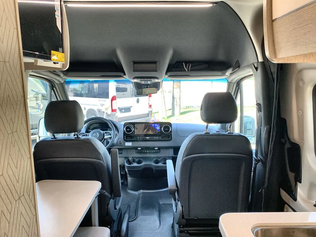 2026 Thor Motor Coach Tranquility 19M - Photo 4