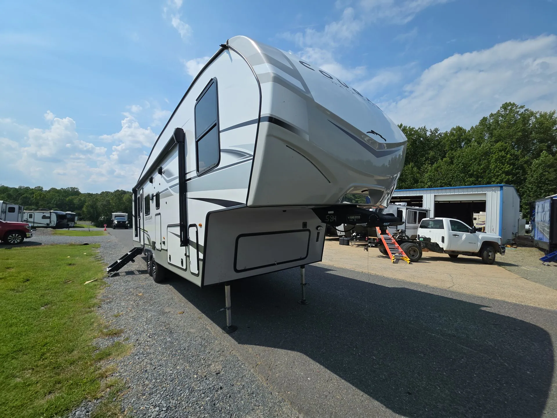 2023 Keystone Cougar Half-Ton 29BHL - Photo 3