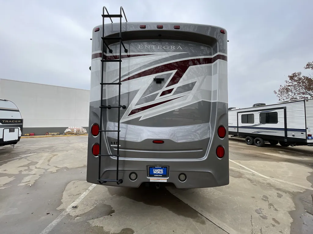 2025 Entegra Coach Vision XL 36C, Photos photo 5