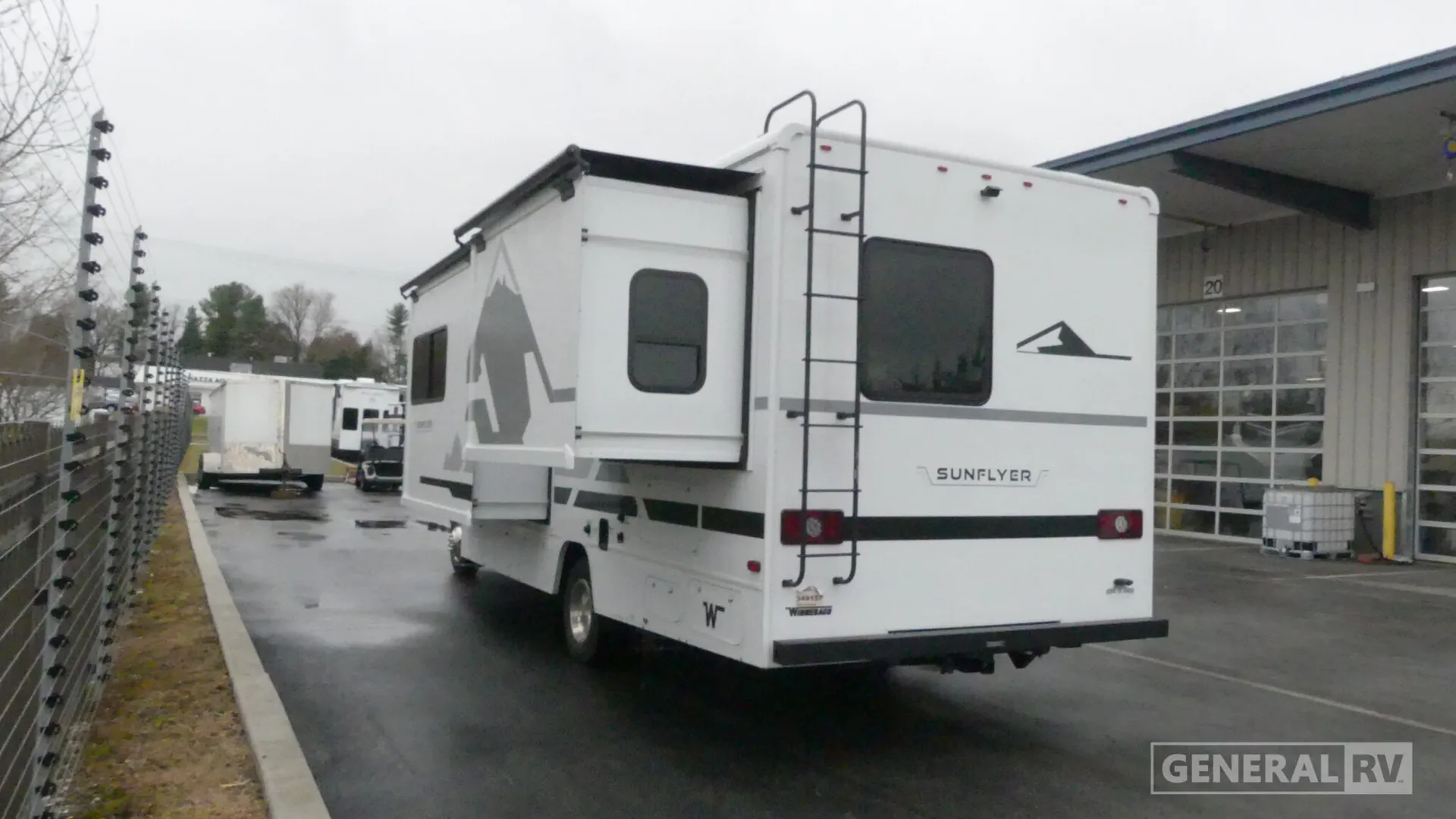 2027 Winnebago Sunflyer 26FE - Photo 4