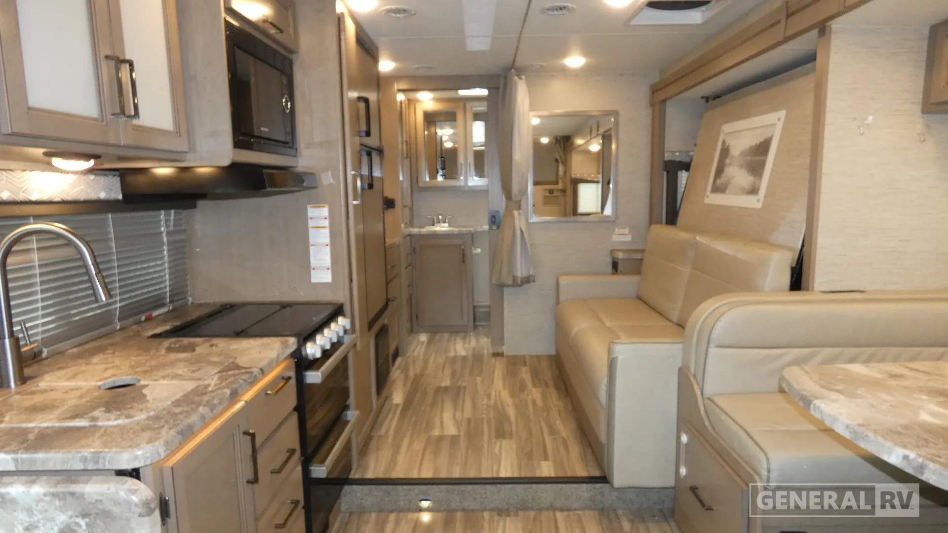 2023 Thor Motor Coach Four Winds 25M - Photo 3