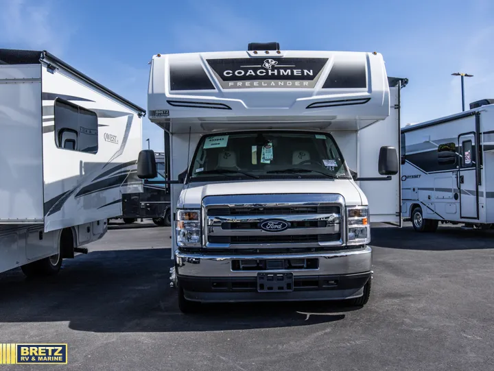 2026 Coachmen Freelander 26DS - Photo 3