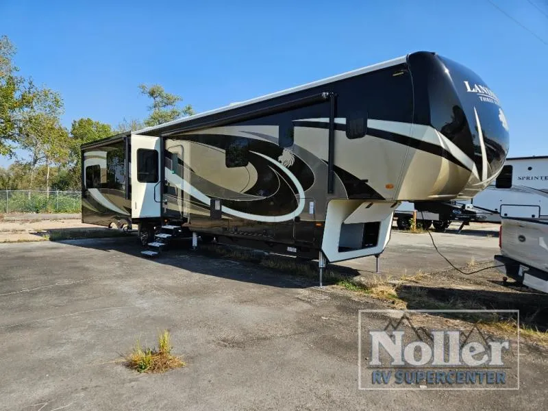 2018 Heartland Landmark 365 Used    Newport - Photo 2
