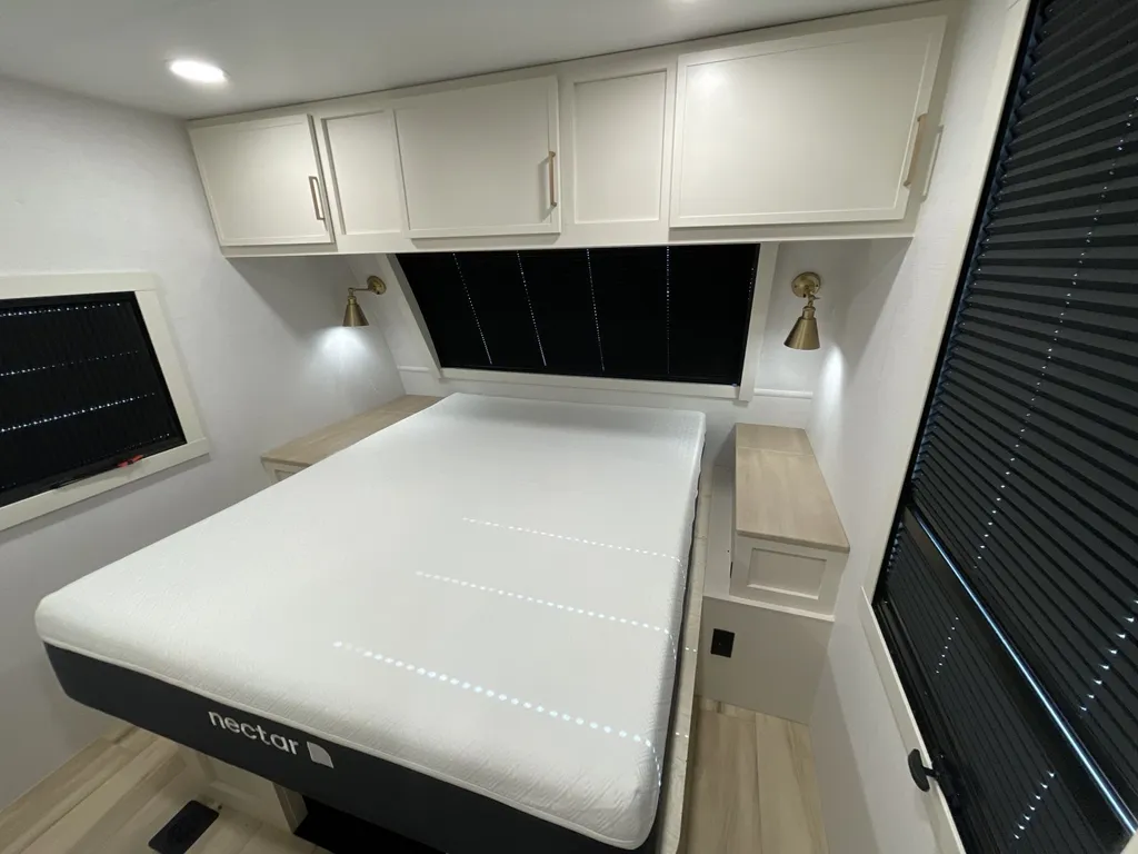 2025 Brinkley MODEL I 275, Photos photo 50