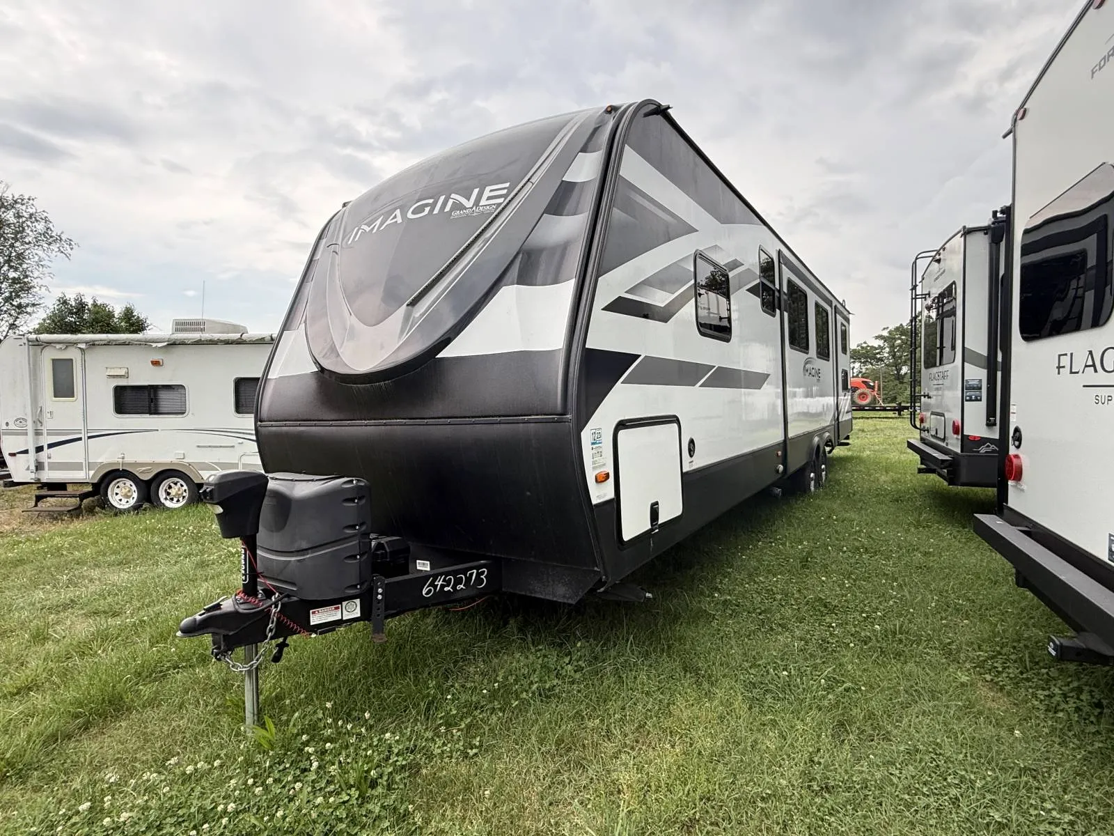 2023 Grand Design Imagine 3250BH - Photo 4