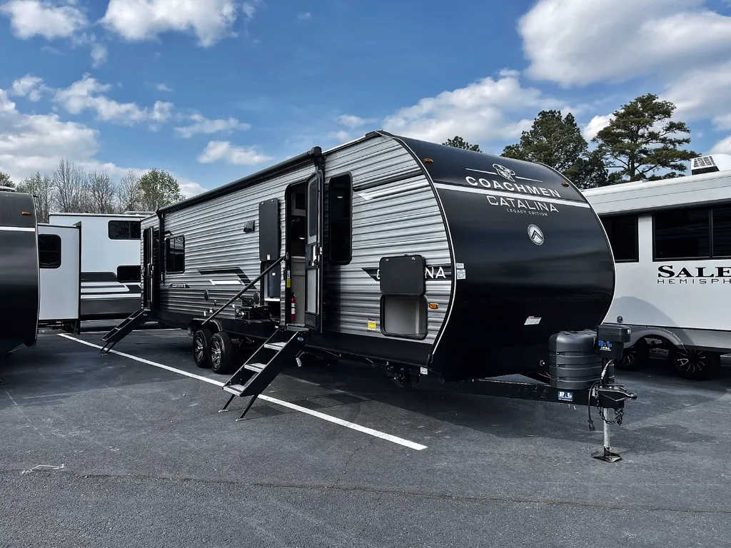 2027 Coachmen Catalina Legacy Edition 333DBDSCK, Photos photo 18