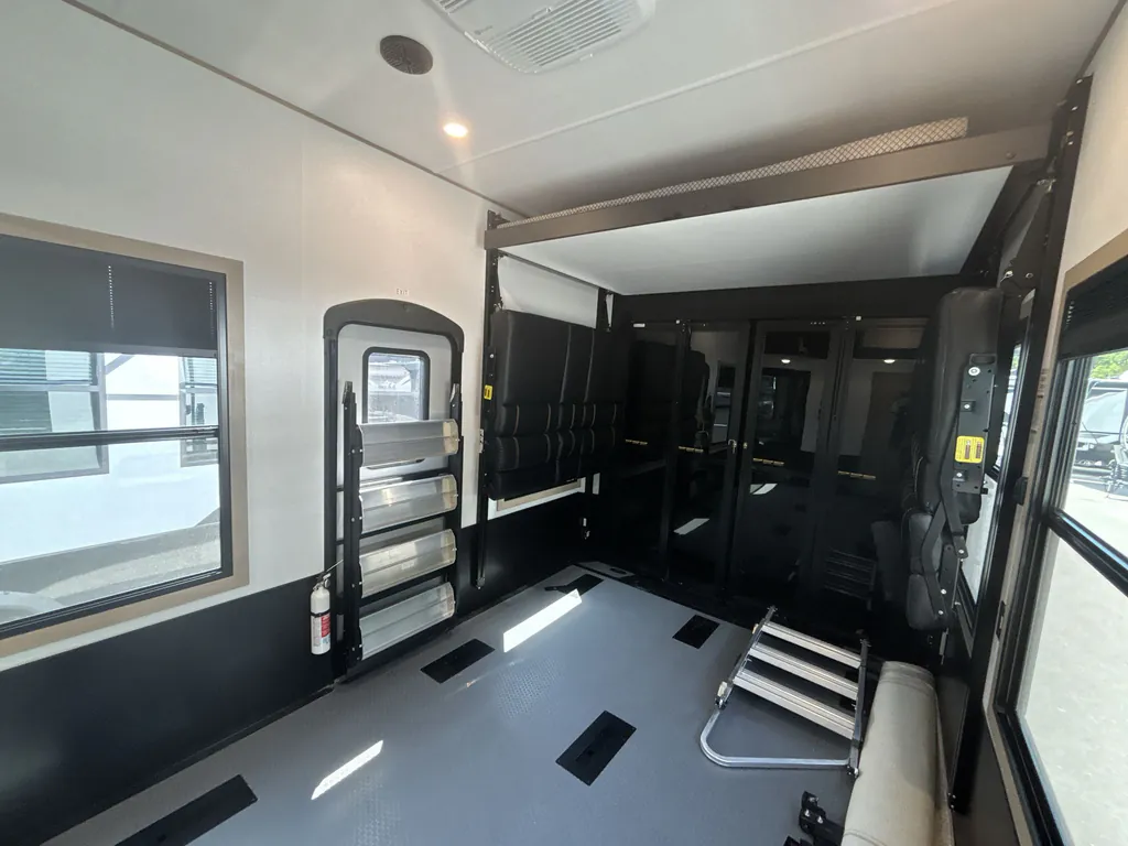 2025 Keystone Raptor 415, Photos photo 25