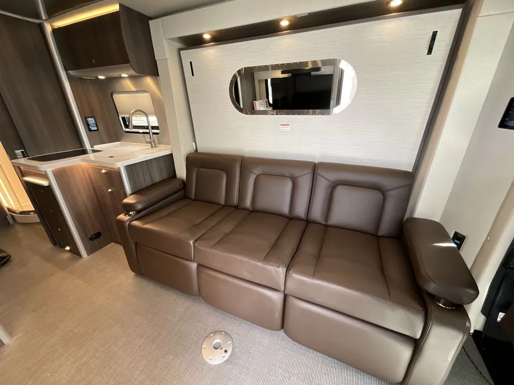 2022 Airstream Atlas BASE - Photo 4