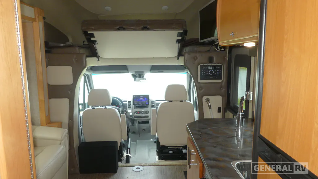 2017 Tiffin Wayfarer 24 QW, Photos photo 4
