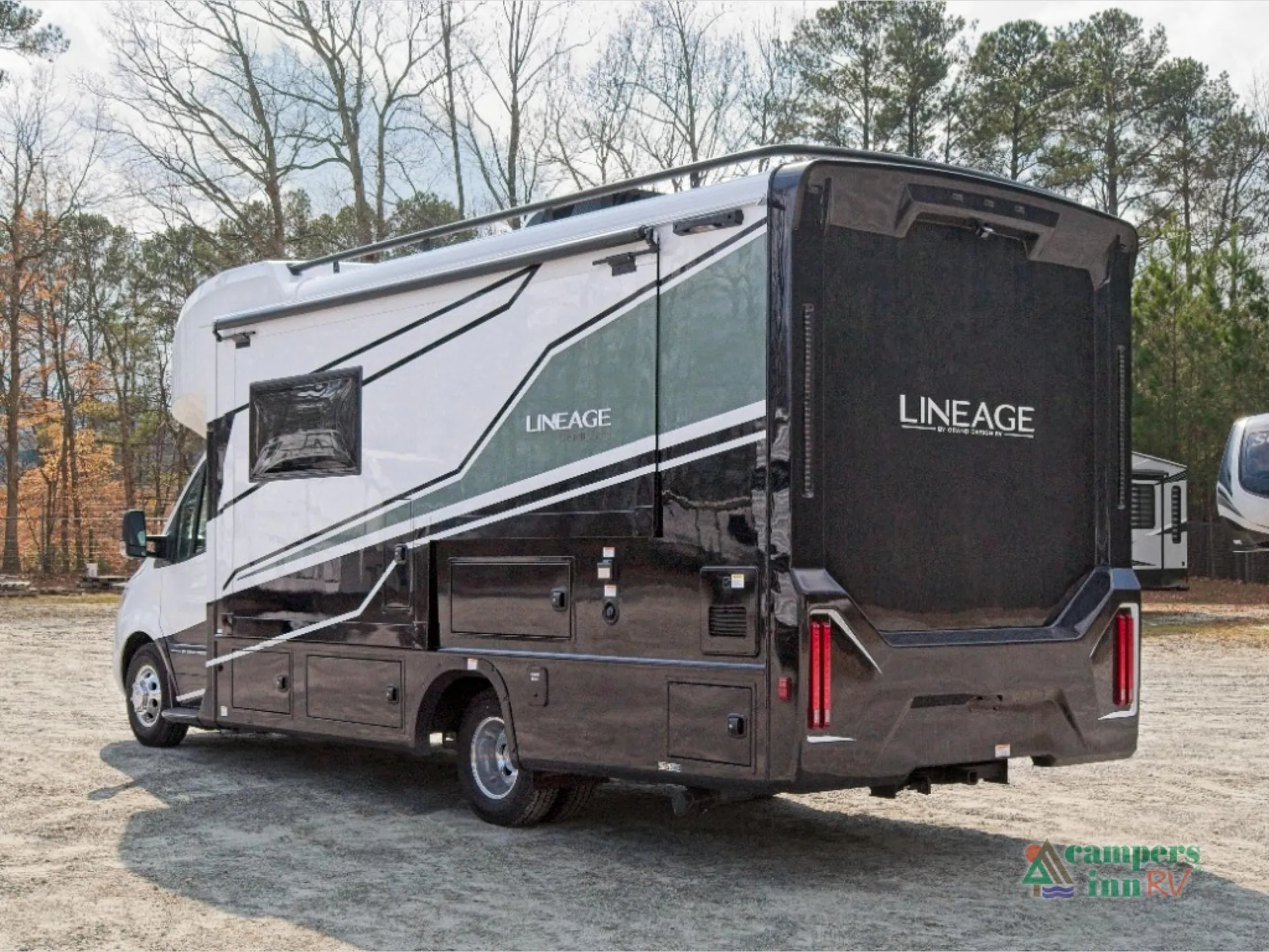 2025 Grand Design Lineage Series M 25FW - Photo 4
