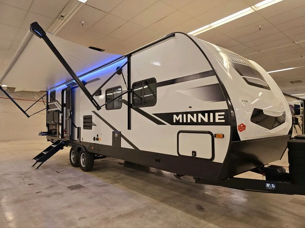 2025 Winnebago Minnie 2326BH - Photo 4