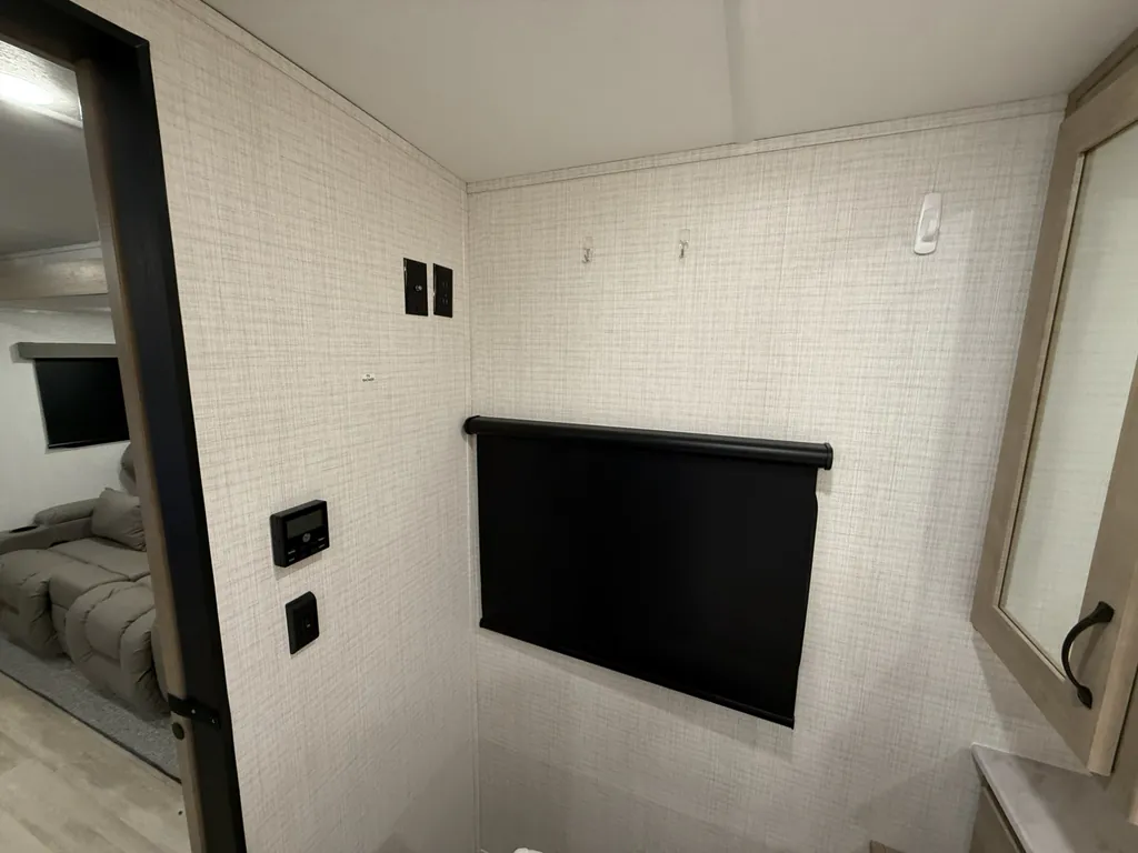 2025 Forest River Solaire 2420RBS, Photos photo 14