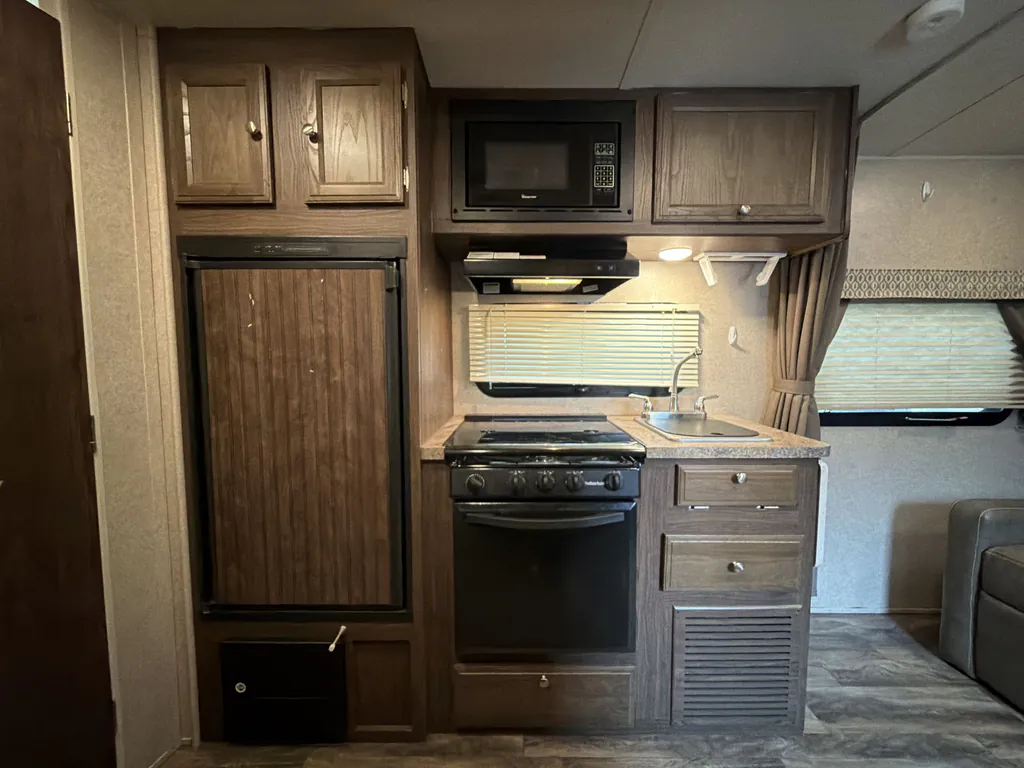 2018 Forest River Flagstaff Micro Lite 19KD, Photos photo 13
