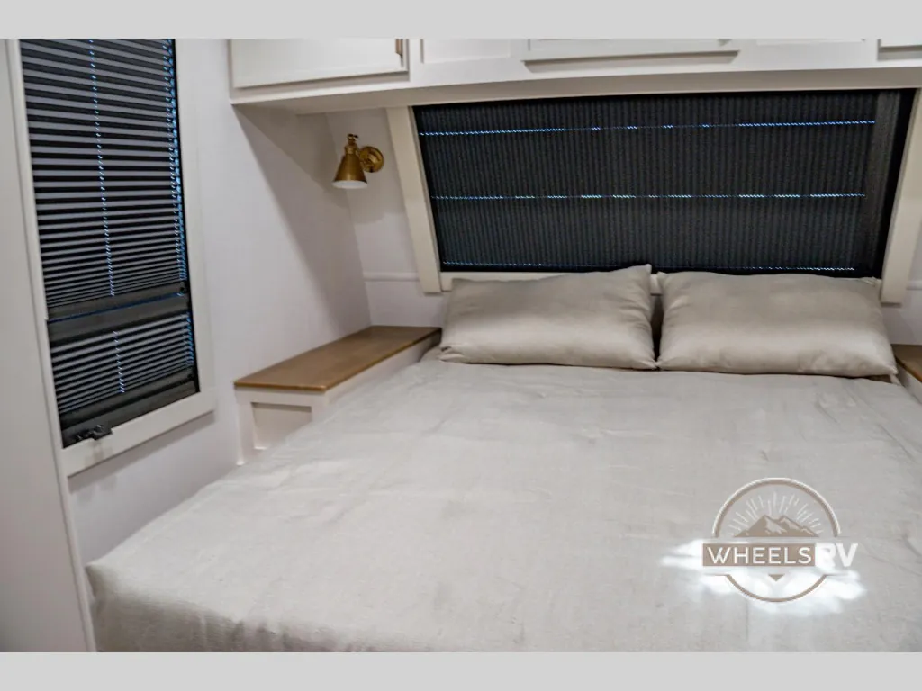 2027 Brinkley Model I 294, Photos photo 25