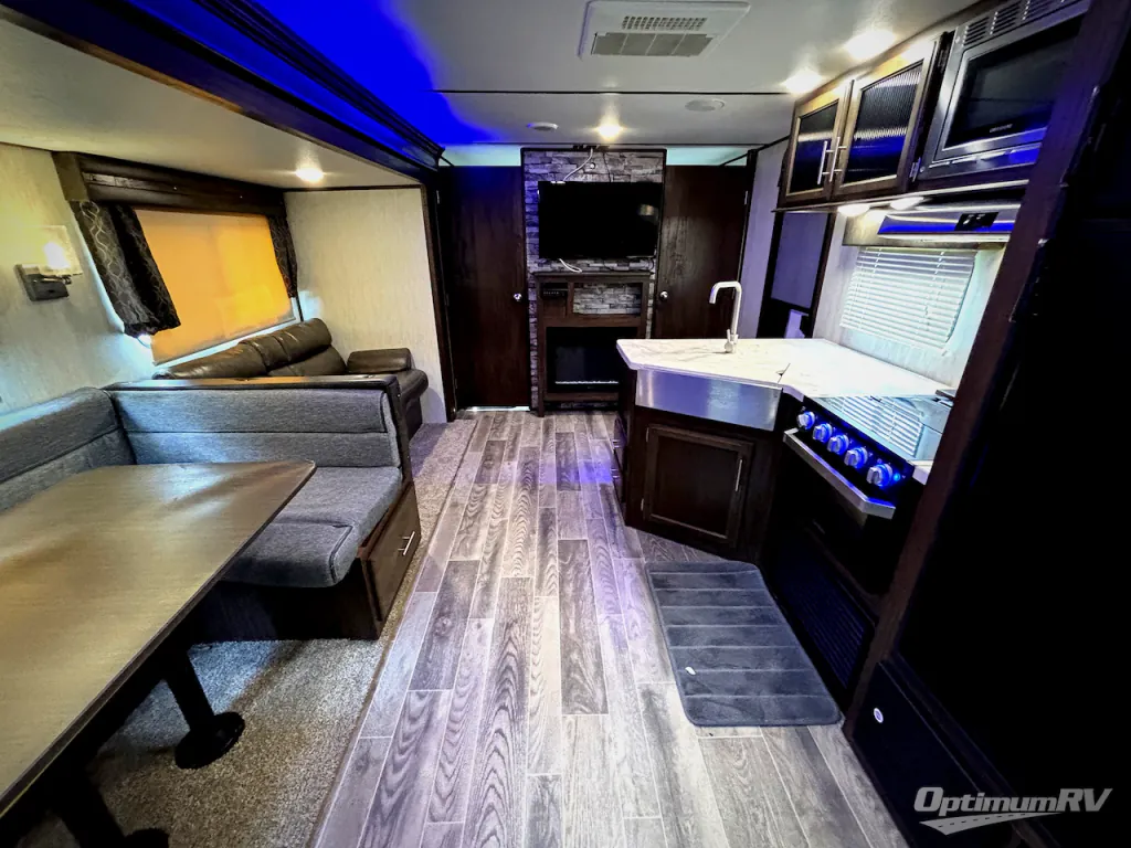 2019 Forest River Cherokee Alpha Wolf 26DBH-L, Photos photo 5