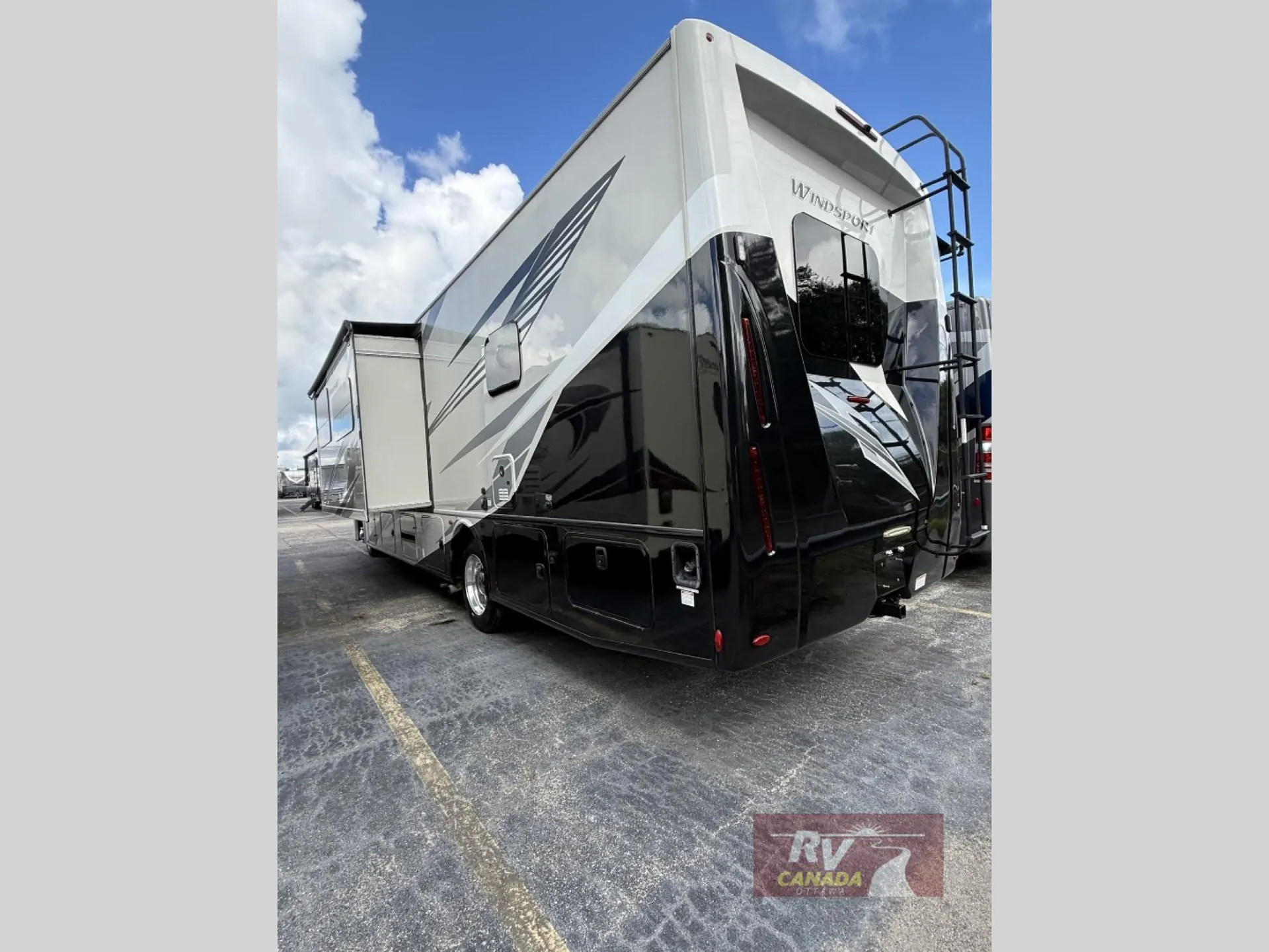 2024 Thor Motor Coach Windsport 34A - Photo 3