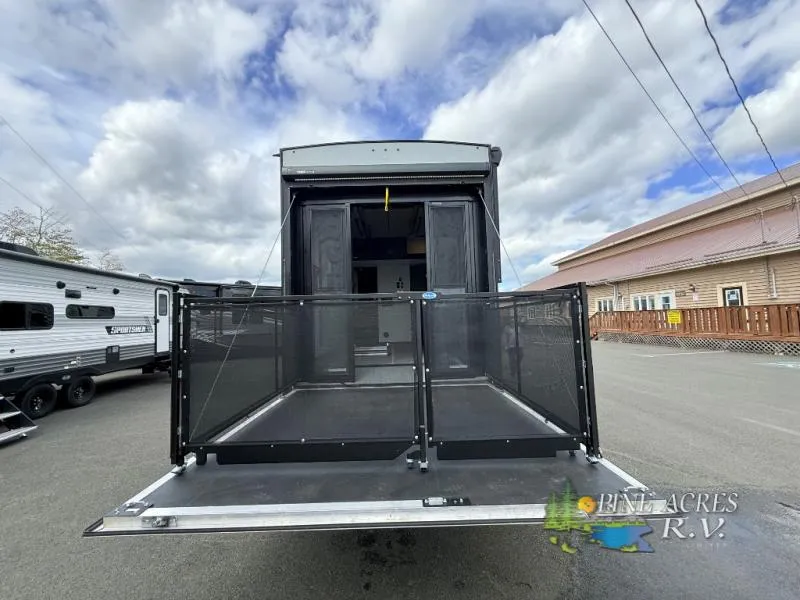 2024 Alliance RV Valor 44V14 - Photo 4