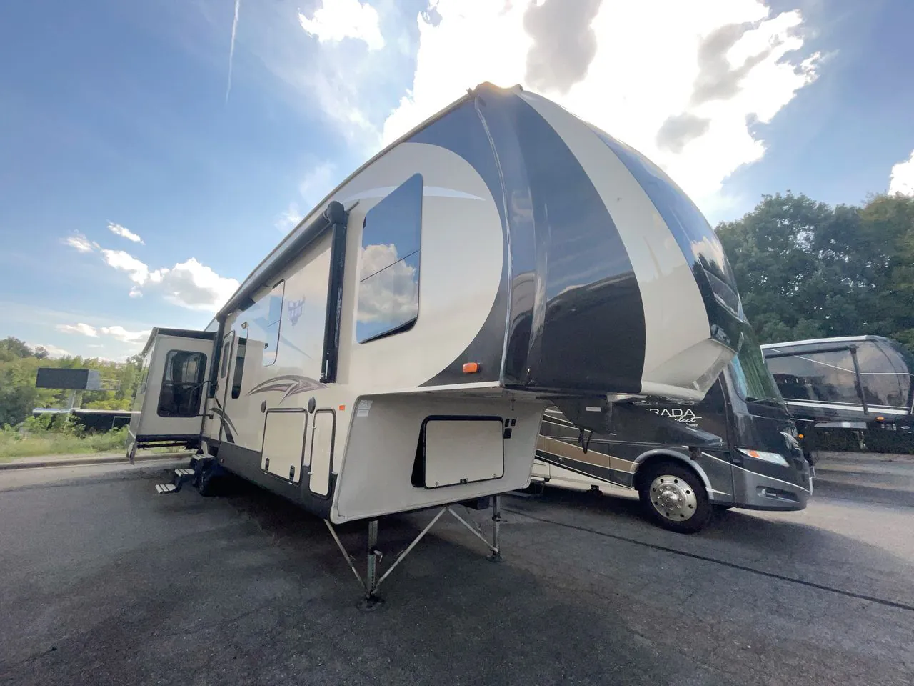 2017 Forest River Sabre 365MB - Photo 2