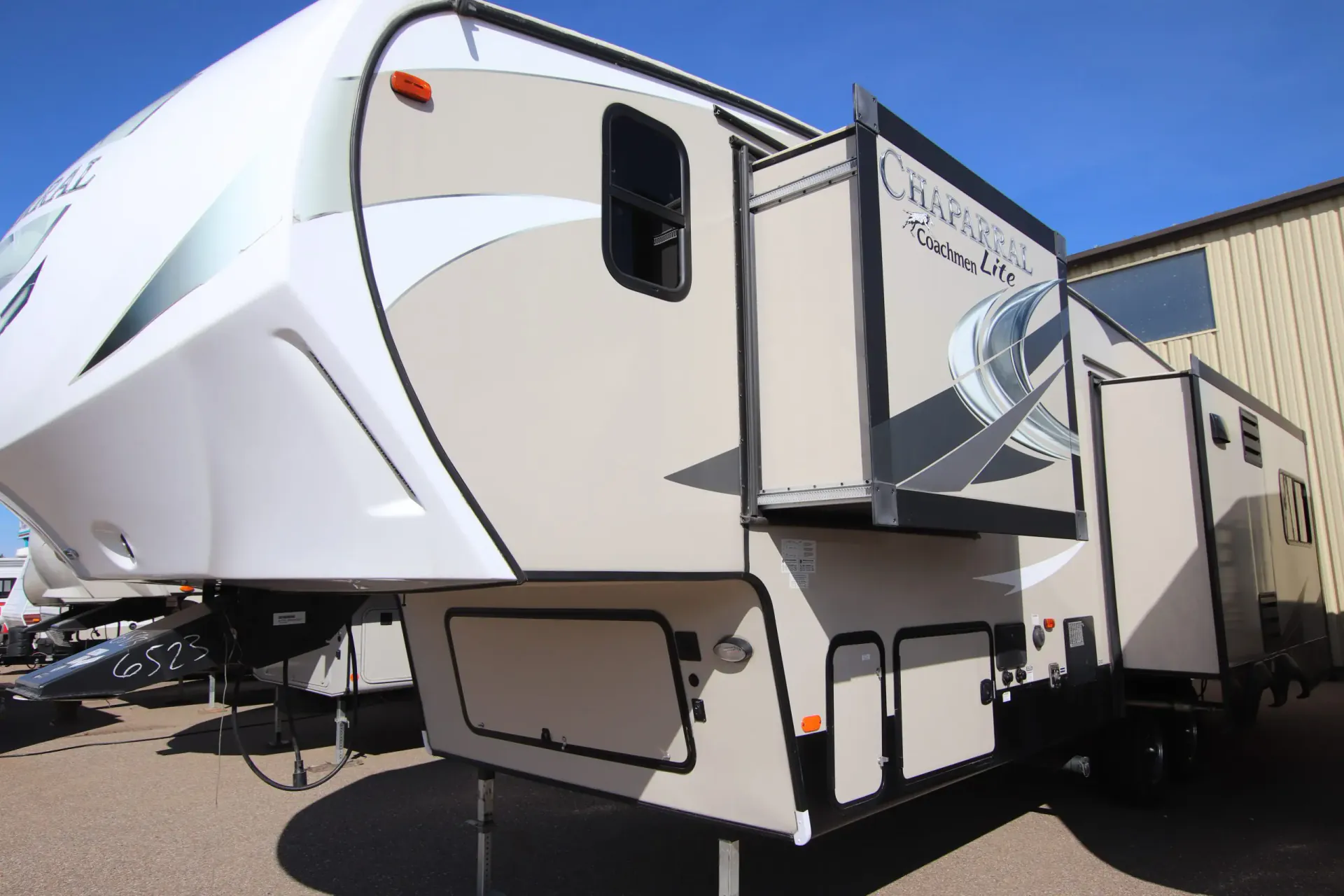 2017 Coachmen Chaparral Lite 29 RLS - Photo 3