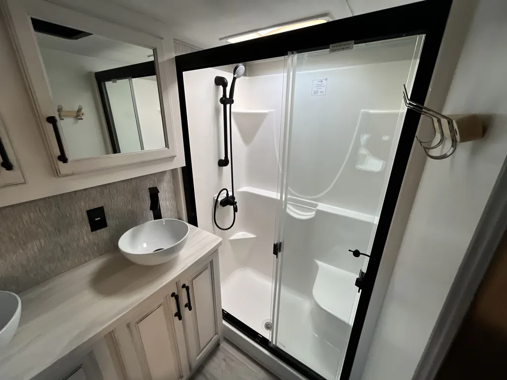 2022 Keystone Montana 3763BP, Photos photo 22