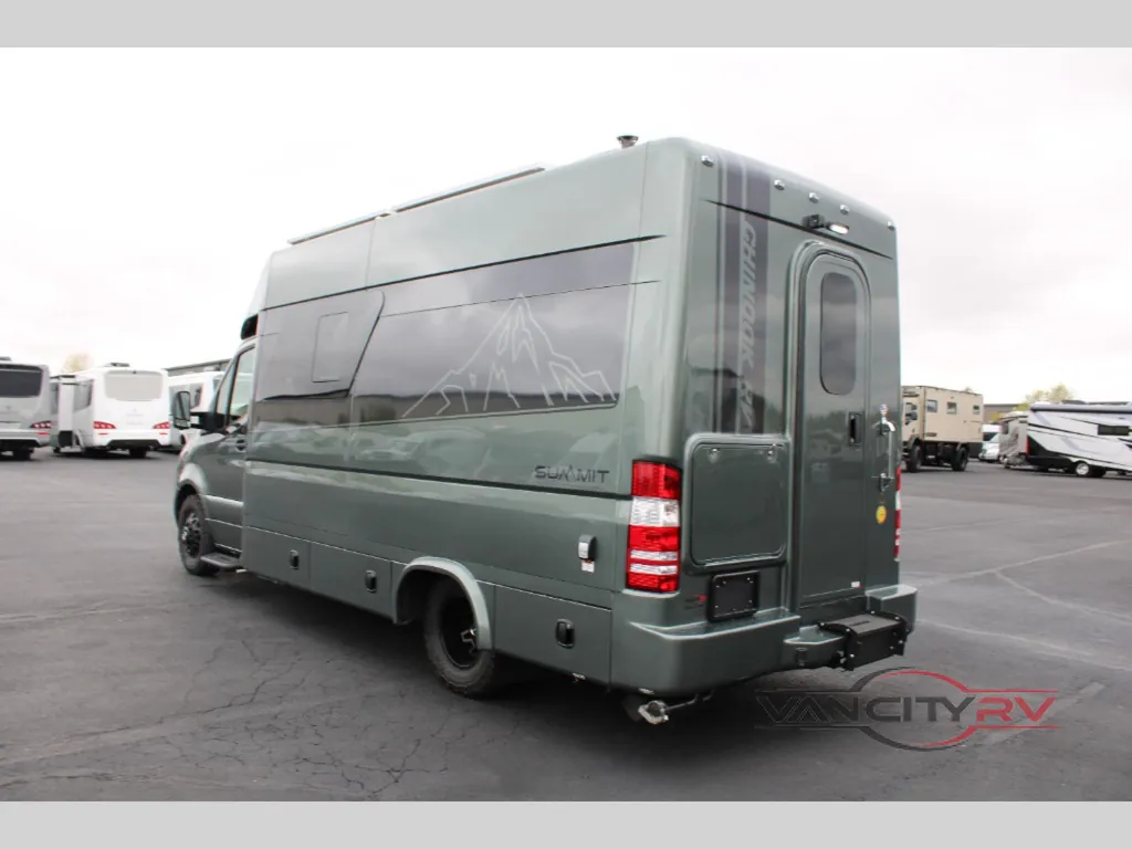 2025 Chinook RV Summit SS, Photos photo 5