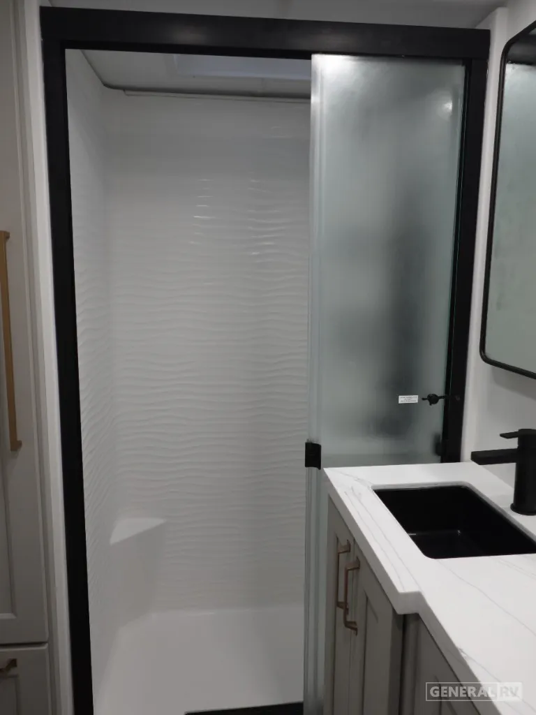 2025 Brinkley Model G 3250, Photos photo 18