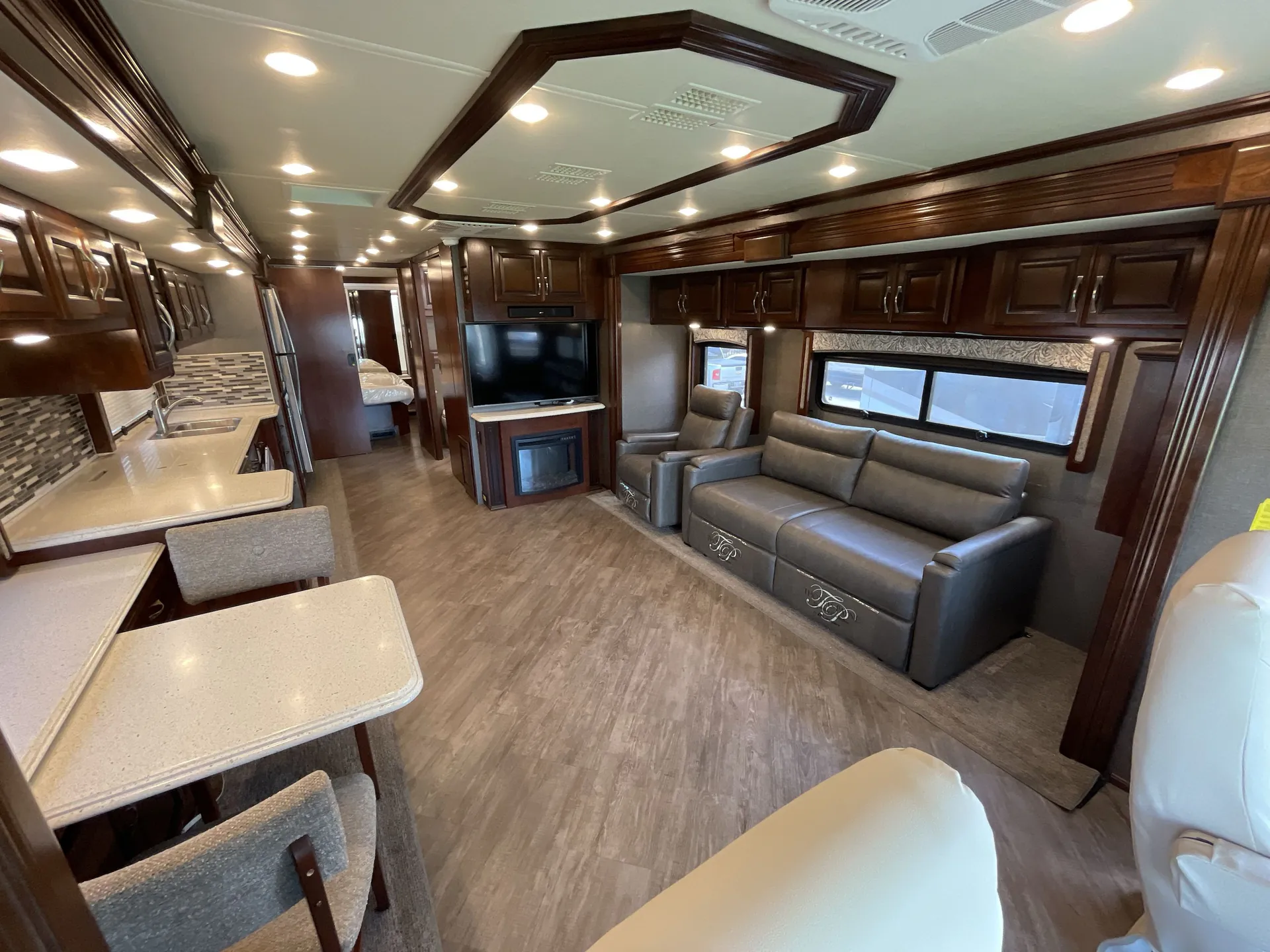2018 fleetwood Pace Arrow Lxe 38F — living area main