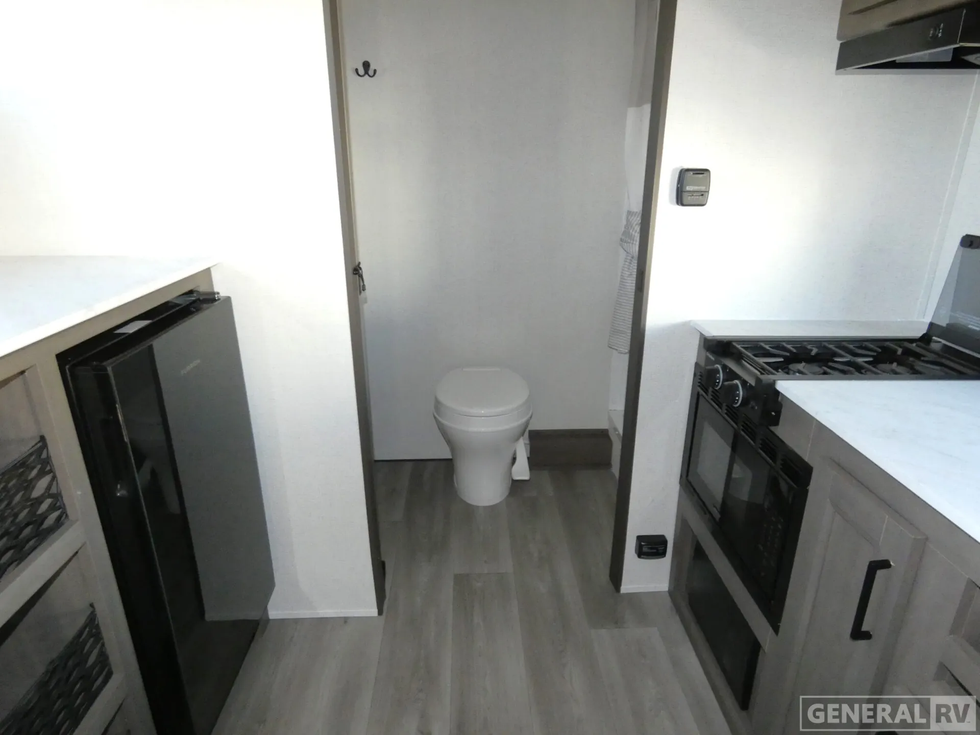 2026 Grand Design Transcend One 131DL - Photo 3