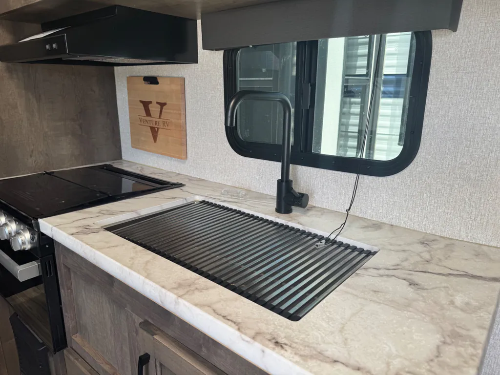 2022 Venture RV Sonic SN190VRB, Photos photo 7