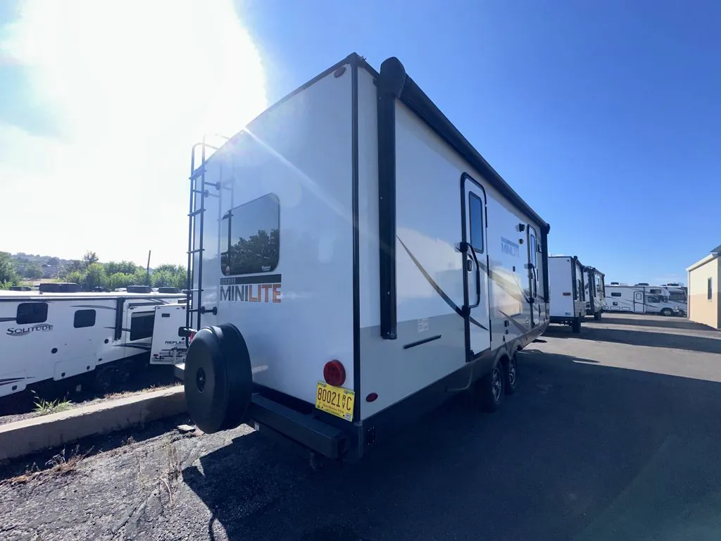 2022 Forest River Rockwood Mini Lite 2516S - Photo 3