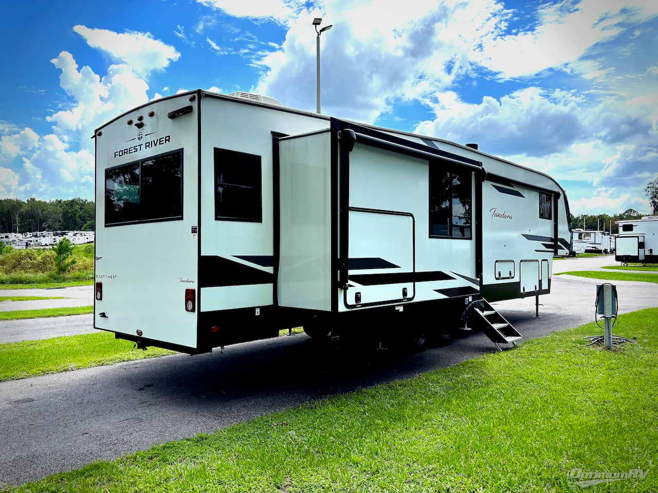 2025 East to West Tandara 386MB-OK - Photo 3