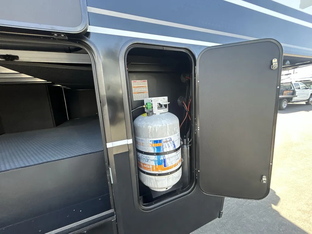 2025 Brinkley Model G 4000, Photos photo 32